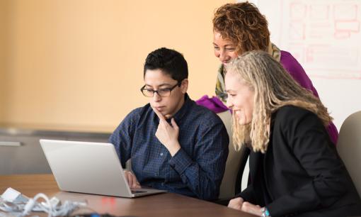 Praesent mattis commodo augue.